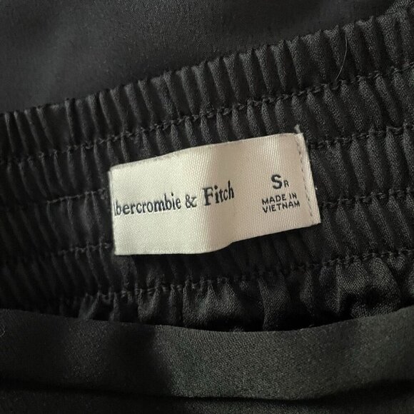 Abercrombie & Fitch Women S Black Satin Ultra High Rise Button Cuff Joggers Pant - Picture 8 of 10
